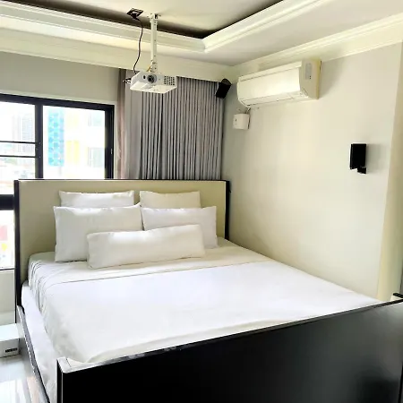 Center Bangkok Suite Next To Platinum Mall Exterior photo