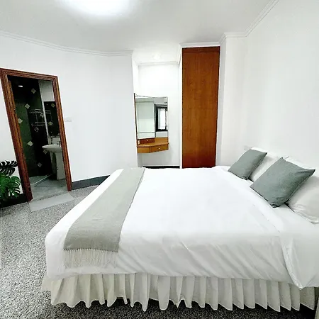Center Bangkok Suite Next To Platinum Mall Exterior photo