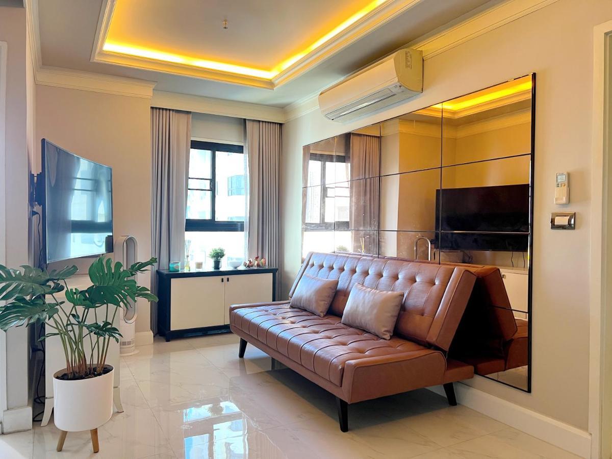 Center Next To Platinum Mall กรุงเทพมหานคร